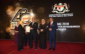 Hari bersejarah lady in red planner. Photo Gallery Category Sesi 2 Image Sesi 2