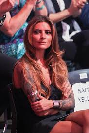 Sophia thomalla hat es wieder getan! Sophia Thomalla Spricht Uber Termin Fur Helene Fischer Tattoo Express De