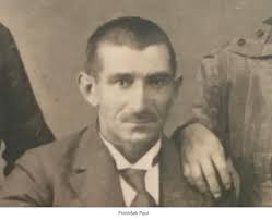 I'm trying my luck. These are my great-aunts, my great-grandfather's  sisters. Around 1920 they emigrated from what was then Hungary, later  Czechoslovakia, and now Slovakia from the village of Tušice to America.