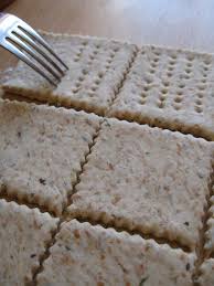 Aromatizzate i grissini con le spezie che più vi piacciono. Crackers Con Pasta Madre Innamorati In Cucina Ricette Ricette Di Cucina Idee Alimentari