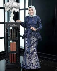 Jual khimar jasmine bobal 2 warna biru elektrik navy dki jakarta. 30 Model Kebaya Biru Elektrik Dongker Tosca Brokat