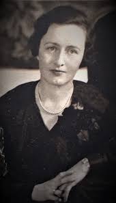 West Junior High Christmas Window Decorating Tradition