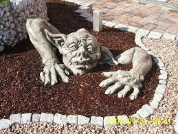 Entspricht die zombie garten dem qualitätslevel, die sie als käufer in dieser preisklasse erwarten? Troll Carlos Fur Garten Frostfest Figur Zombie Steinguss Gnom Trolle V 114533 Kaufen Bei Steinfiguren Horn
