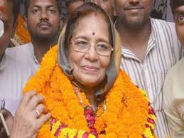 फूलपुर में एक बार फिर से कमल खिलने के आसार, केशरी देवी गठबंधन प्रत्याशी से  आगे