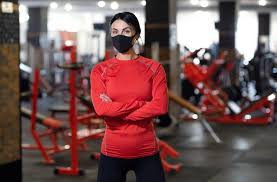 Worauf zu achten ist lange mussten die hobbysportler warten, jetzt dürfen auch in bayern alle fitnessstudios wieder öffnen. Mundschutz Im Fitnessstudio Das Training Mit Der Maske