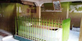 Artinya, cinta akan pindah ke lain hati secara mendadak. Ingin Mendapat Berkah Makam Keramat Kampung Pulo Di Jakarta Timur Ini Kerap Dikunjungi Pejiarah