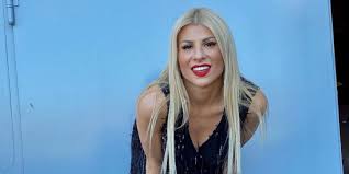 Στο βεάκειο θέατρο και στην πρεμιέρα της παράστασης, μόλις χώρισα, για τη θερινή περιοδεία, βρέθηκε η ευρυδίκη βαλαβάνη, συνοδευόμενη από τη μητέρα της. Eyrydikh Papadopoyloy Apo To Iefimerida Gr