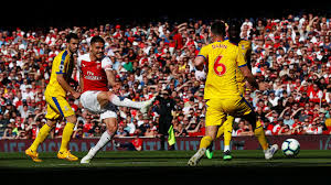 Опасная ситуация у ворот команды кристал пэлас фк, арсенал будет пробивать штрафной. Arsenal Ustupil Kristal Pelas V 35 M Ture Apl Rt Na Russkom