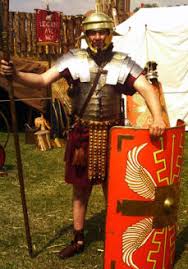 Ok, let's continue and make the golden boss that goes in the middle of the shield. Life In The Roman Army