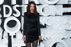 What are katie holmes' top movies? Katie Holmes Opens Up About Life After Tom Cruise Divorce That Time Was Intense London Evening Standard Evening Standard
