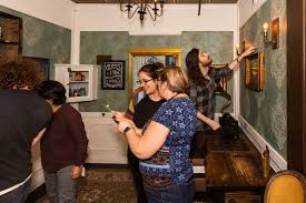 The player must solve several rooms until he reach the end. What S An Escape Room Palace Games