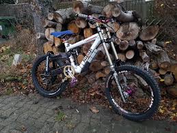 Bike Der Woche Bei Mtb News De Ein Elektrifiziertes Alutech Wildsau Dh Emtb News De Mtb Fahrrad Wild