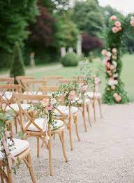 This wedding chair idea is perfect for a beach ceremony. 20 Must Have Wedding Chair Decorations For Ceremony Ceremony Chair Decorations Musthave Wedding Hochzeit Stuhle Dekoration Hochzeit Hochzeit Im Freien