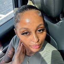 Katie Troyer's Instagram, Twitter & Facebook