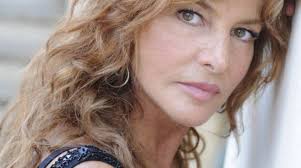 Giuliana de sio, ospite di io e te, ha ammesso che avrebbe desiderato più di ogni altra cosa diventare mamma, ma ha avuto tre aborti spontanei. Positano Teatro Festival Consegnato Il Premio Annibale Ruccello A Giuliana De Sio Dedicato A Pina Foto Positanonews
