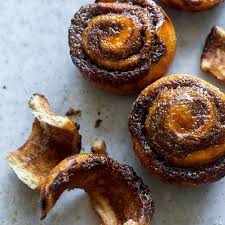 Creme Brulee Cinnamon Rolls Whole Milk Superfine Sugar Yeast Butter Egg Bread Flour Light Brown Sugar All Pur Cinnamon Rolls Sweet Roll Sweet Recipes