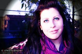 Kelly Middlemiss's Instagram, Twitter & Facebook