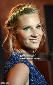 Producer Suzanne Lyons arrives for the Premiere Of Marvista... News Photo