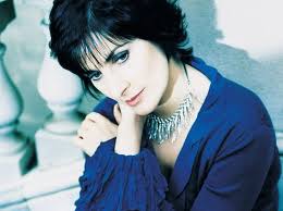 Enya, the Irish singer known as the queen of New Age music, lives a very  private life in her own castle. Her full name is Eithne Pádraigín Ní  Bhraonáin, but she is