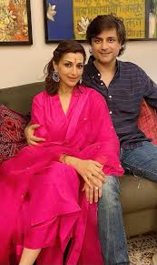Sonali bendre looked festive perfect and was dressed beautifully in a green saree, which she wore for the auspicious occasion. Sonali Bendre Behl On Twitter Happy Karwa Chauth To Those Celebrating I Have Always Found Rituals And Traditions Like These To Be Very Comforting In My Sphere Of Things They Are