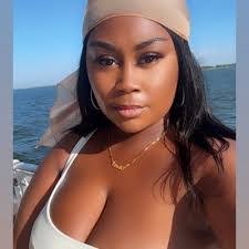 Stacy Haire's Instagram, Twitter & Facebook