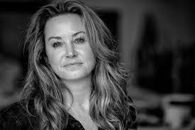 Amy Latham's Instagram, Twitter & Facebook