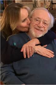 🎉 GLORIA GUIDA COMPIE 70 ANNI ✨ Un traguardo importante per una donna che  ha fatto la storia del cinema italiano. Circondata dall'amore della sua  famiglia, Gloria spegne le sue 70 candeline