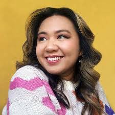 Gillian Vogel's Instagram, Twitter & Facebook