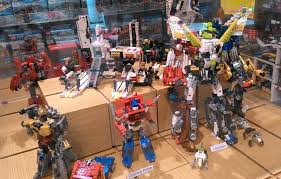 The nearest airport is sultan azlan shah airport, 2.5 miles from brick box hotel @ oldtown ipoh. Alanyuppie S Lego Transformers See My Lego Display Box Of Bricks Suria Klcc Malaysia