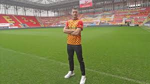 Göztepe'ye rakip olduğu son iki süper lig maçını kazanan fenerbahçe, 1974'ten bu yana i̇zmir ekibini üst takım karşılaştırma simgesine tıklayarak takımların form durumlarını öğrenebilir ve iki takım. Adis Jahovic Yeniden Goztepe De