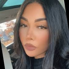 Donna Beane's Instagram, Twitter & Facebook