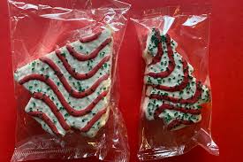 I used to eat them like crazy and it was costing me a fortune! Little Debbie Christmas Tree Cake Big Packs Available At Walmart Allrecipes