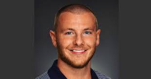 Dustin Tomlinson's Instagram, Twitter & Facebook