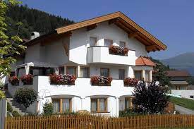 Unser haus liegt in ruhiger und doch zentraler lage, nur ca. Haus Monika Ferienwohnung Appartement In Ladis