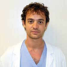 Dr. Andrea Lisa, chirurgo plastico