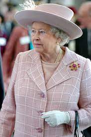 Queen Elizabeth Ii S Most Glamorous Jewels And Tiaras Queen Elizabeth Queen Elizabeth Jewels Queen Hat