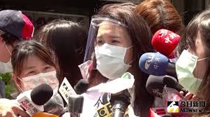 Re:新聞郭台銘爭取bnt疫苗柯建銘曝「他買的價格@gossiping，共有0則留言，0人參與討論，0推 0噓 0→， 看不懂郭董的錢想怎樣花關你們屁事啊可是你們政府花的錢是人民繳上去的當然會被檢視啊更 力最好的疫苗 怎麼看都比一劑881 不知道效力怎樣的東西划算吧 綠蟑螂不高興可以等你們的高端啊 Wphw04bjujuz1m