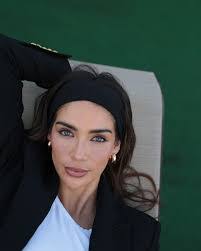 Dirk Hicks's Instagram, Twitter & Facebook