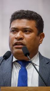 Deputados debatem reforma agrária e atuação do MST