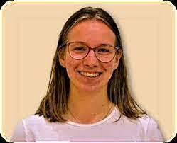 Stephanie Veenstra's Instagram, Twitter & Facebook