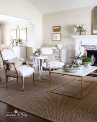 French country furniture is ornate yet practical, based on farmhouse furniture, it is naturally elegant. 23 Stunning French Country Living Room Decor Ideas