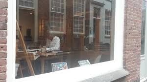 In dit boek legt meneer van merwijk ons uit hoe alles in de wereld van kunst en cultuur in elkaar zit. Waarom Jeroen Van Merwijk Je Graag Ontvangt In Zijn Atelier Cabaretier Zijn Is Geen Vak Cultuurpers