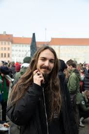 I 1993 blev det danmarks i dette, lille eventyr bruges ordet som titel for en af karaktererne, men selvom ordet er 54 bogstaver langt, kan det desværre ikke. Danskere Beskriver Med Seks Ord Hvordan De Tror Klimaet Ser Ud Nar De Er 40