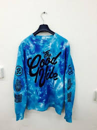 Black And Blue Tie Dye Sweatshirt Find Out Where To Get The Clothes Fashion Cool Outfits
