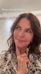 I couldn't resist joining the #ThatsNotMyNameChallenge. Thank you Drew  Barrymore, Reese Witherspoon, and Alicia Silverstone for this clever and  fun trend. ❤️🤗