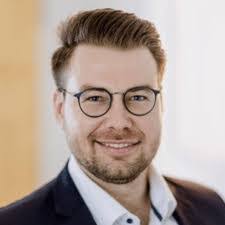 Daniel Nagy's Instagram, Twitter & Facebook