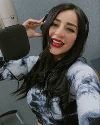 La niña que una vez fuiste, cúrala. La mujer que eres ahora, protégela. Y  la reina que serás, pelea por ella.🫰🏻🤍