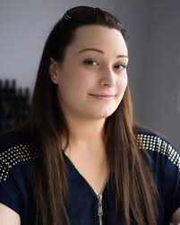 Ma cliente a osé et elle n'a pas été déçue! Cet effet miroir chromé  travaillé avec précision pour des ongles lumineux mais encore plus  important, ultra élégants😉🤩 Un remplissage avec une finition