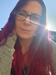 Moms! I remember when I used to feel overwhelmed by the mental, physical,  and emotional clutter in my life. “I just need more energy.” “I need to  feel free.” “I want peace