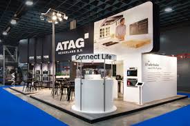 With a depth of 64 cm, you have plenty of cooking space. Atag Kitchen Appliances Kitchen Equipment Standbuilding Island Stand Dutch Design Modern Design Exhibition Stand Design Stand Design Booth Design